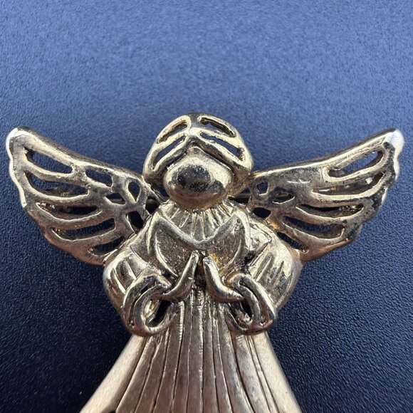 Vintage Danecraft Gold Tone Angel Brooch Pin Filigree Design With Praying Pose A - Picture 3 of 6